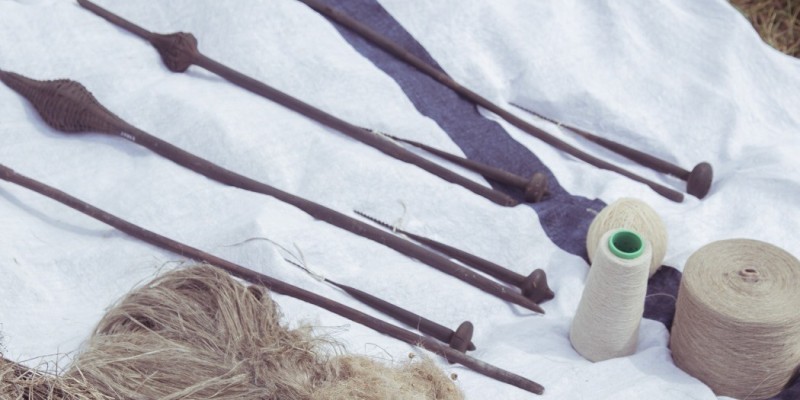 Point de liage sur échiquier perforé